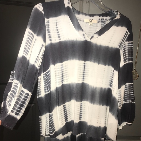 Quarter length sleeve blouse, grey and white - Picture 1 of 4